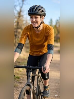 Patagonia Womens Merino 3/4 sleeved Bike Jersey Size M Golden Caramel NWT